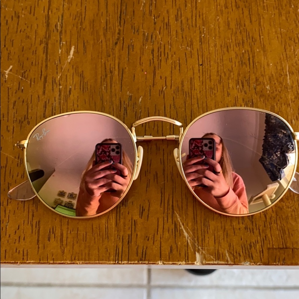 Ray bans with case - Picture 2 of 5